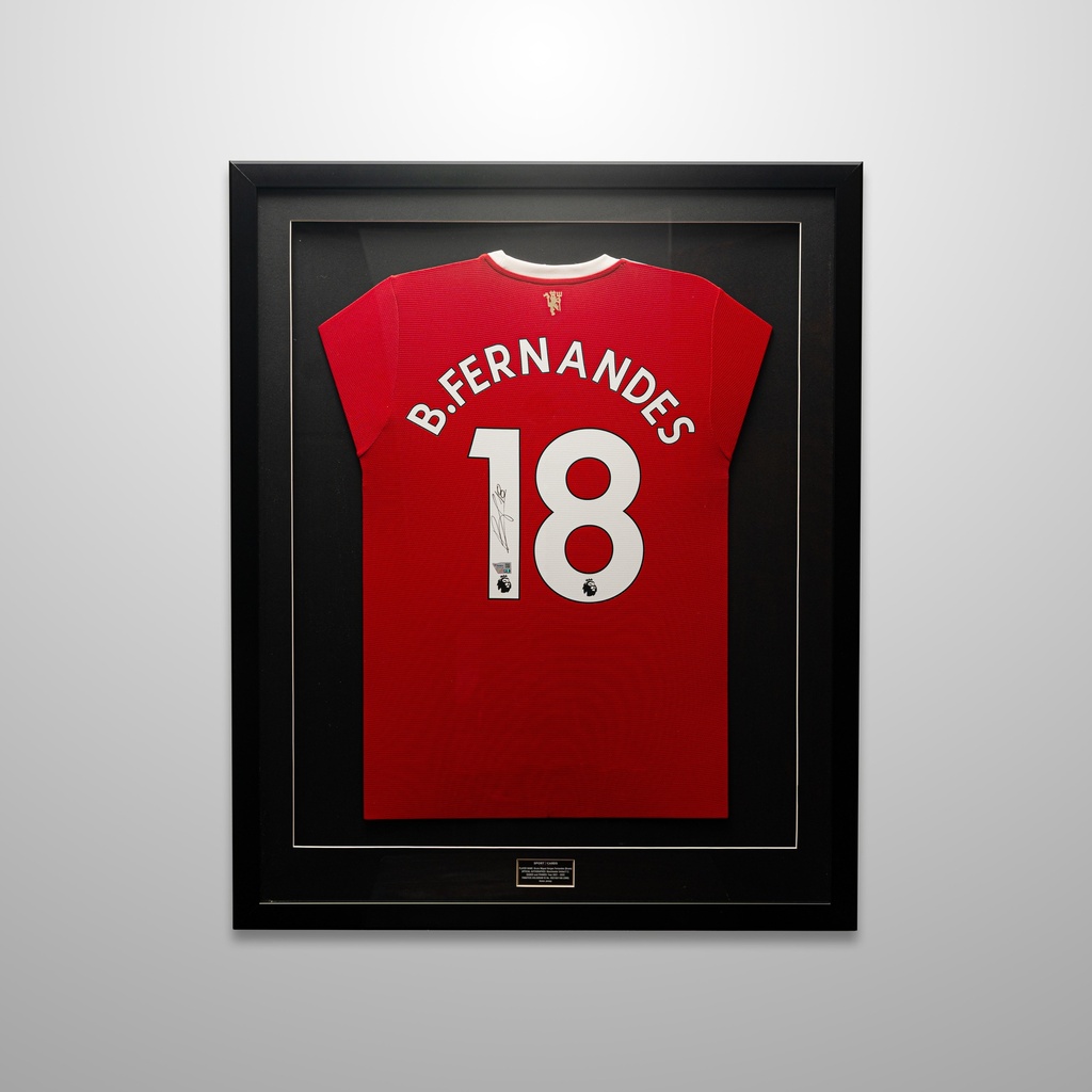 BRUNO FERNANDES AUTOGRAPHED MAN UTD 21-22 HOME JERSEY