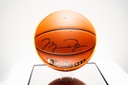 Michael Jeffrey Jordan (Michael Jordan) - Sign Ball
Basketball