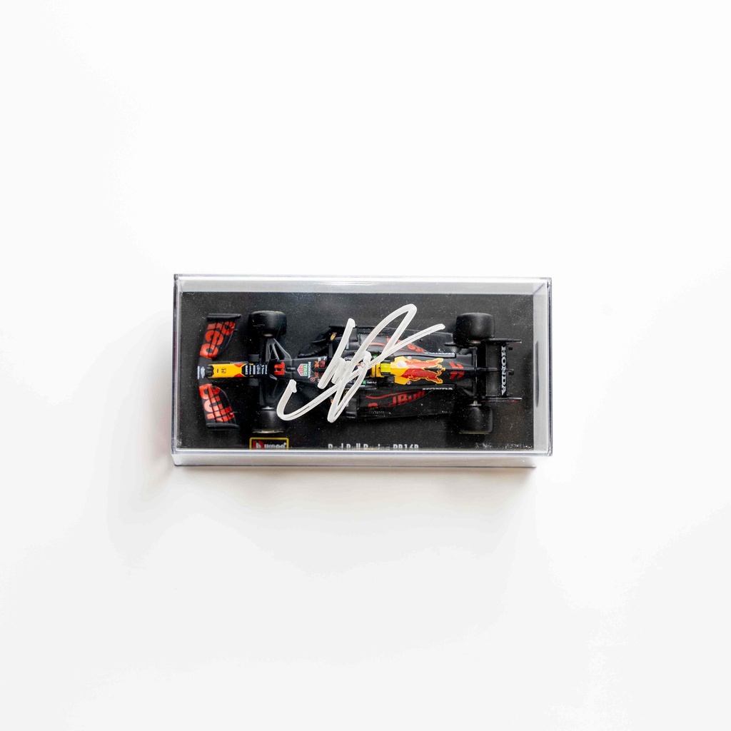 RED BULL CAR SERGIO PEREZ